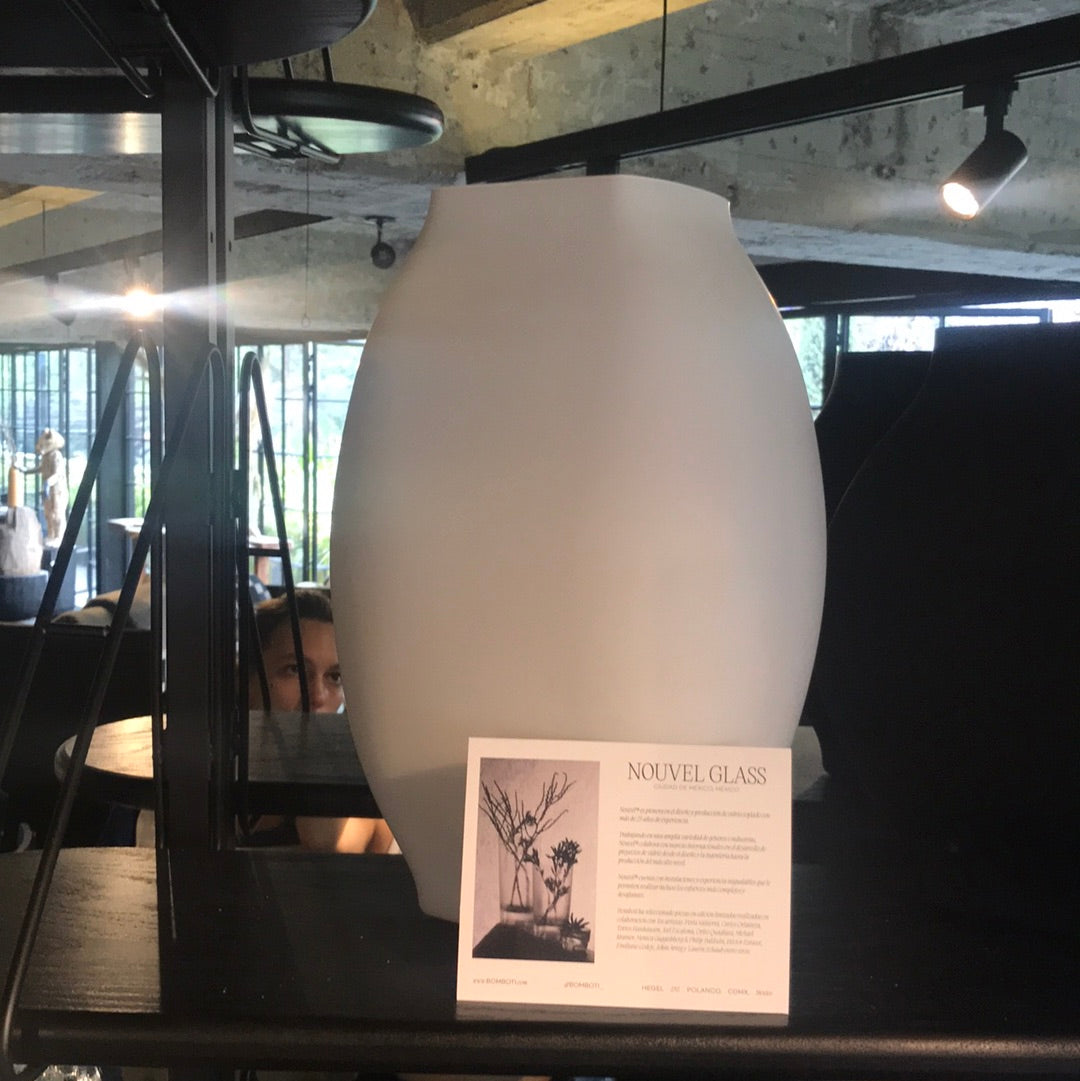 Enamel White Big Numa Vase